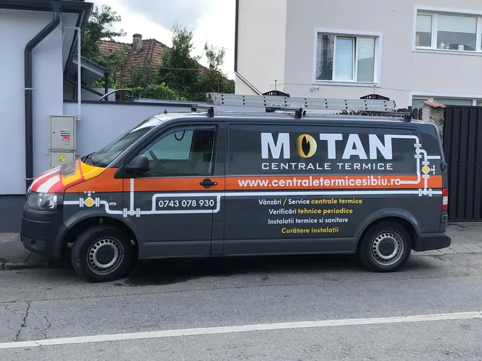 Autoutilitară cu grafică Motan pentru servicii de centrale termice în Sibiu